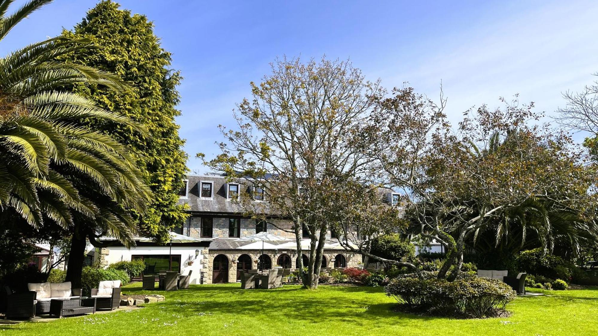 Le Friquet Hotel Castel Esterno foto
