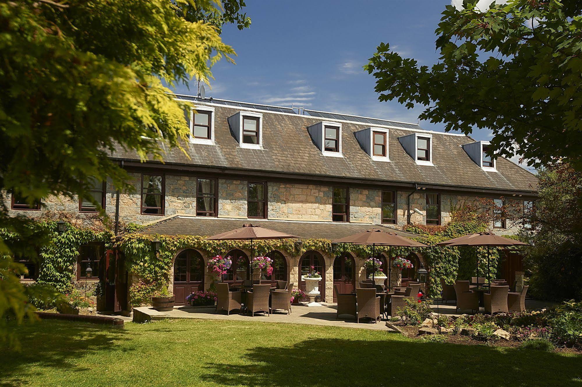 Le Friquet Hotel Castel Esterno foto
